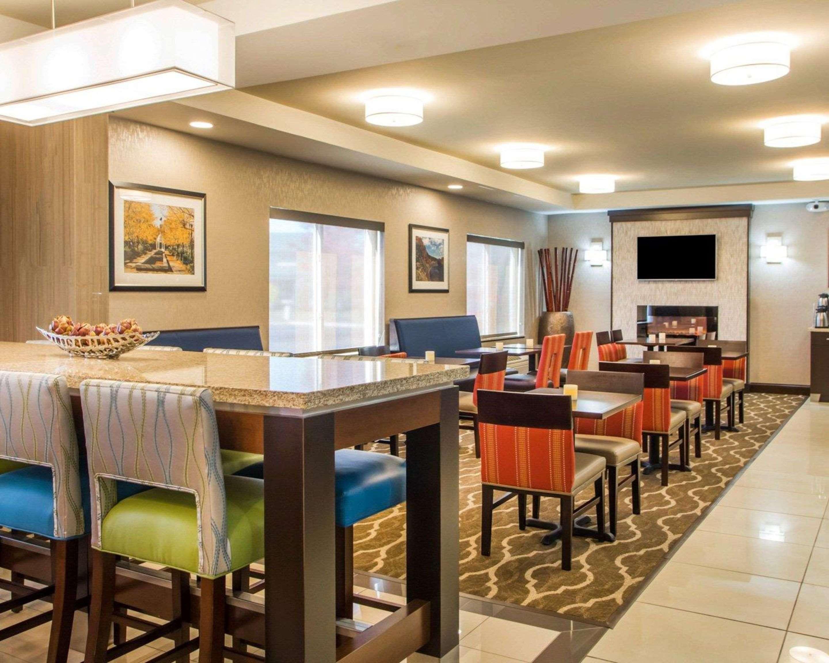 Comfort Suites Columbus West - Hilliard Buitenkant foto