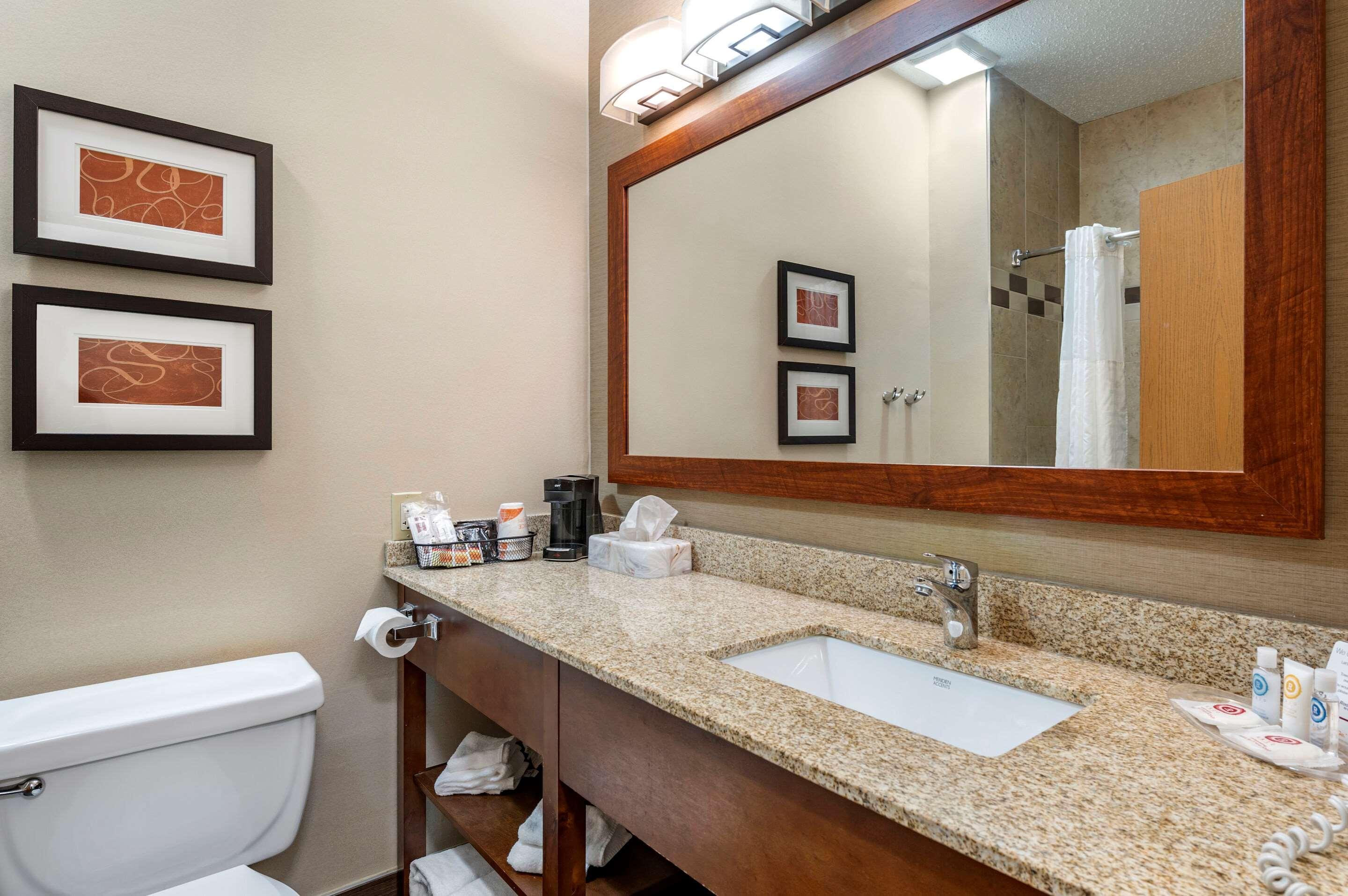 Comfort Suites Columbus West - Hilliard Buitenkant foto