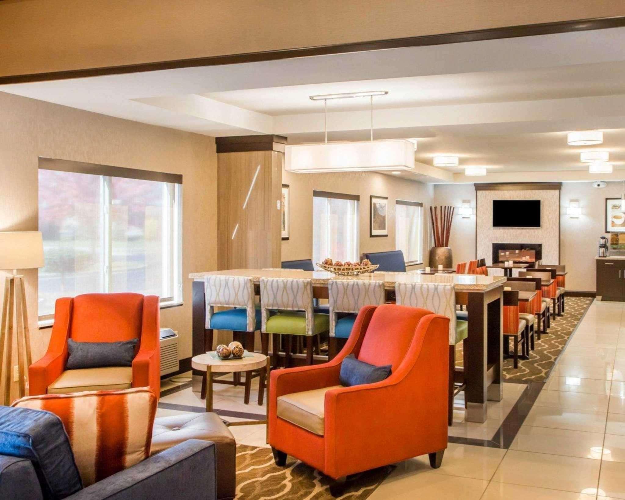 Comfort Suites Columbus West - Hilliard Buitenkant foto